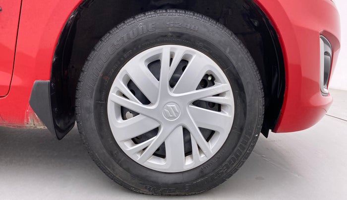 2017 Maruti Swift VXI OPT, Petrol, Manual, 38,950 km, Right Front Wheel