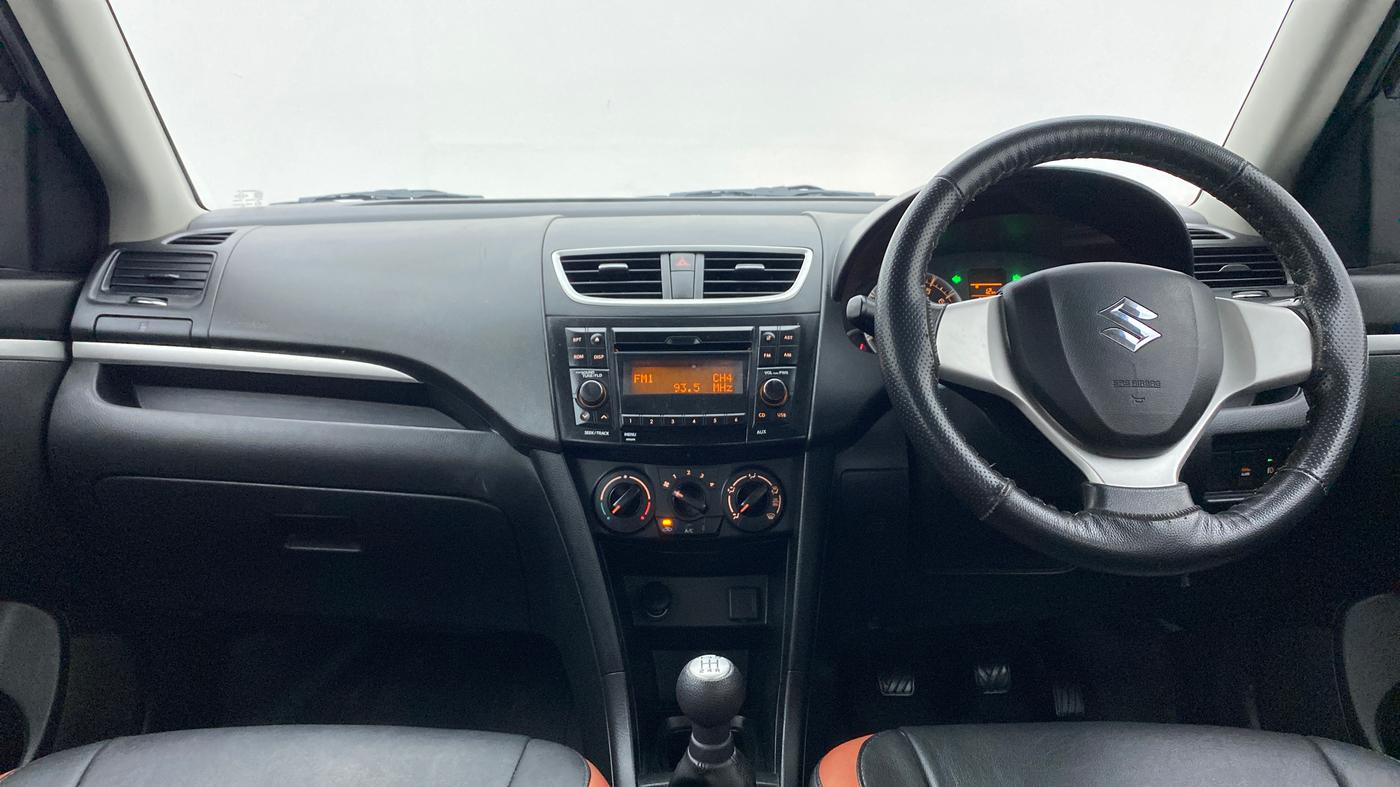 2017 Maruti Swift VXI OPT, Petrol, Manual, 38,950 km, Dashboard