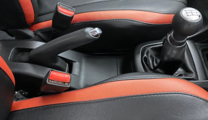 2017 Maruti Swift VXI OPT, Petrol, Manual, 38,950 km, Gear Lever
