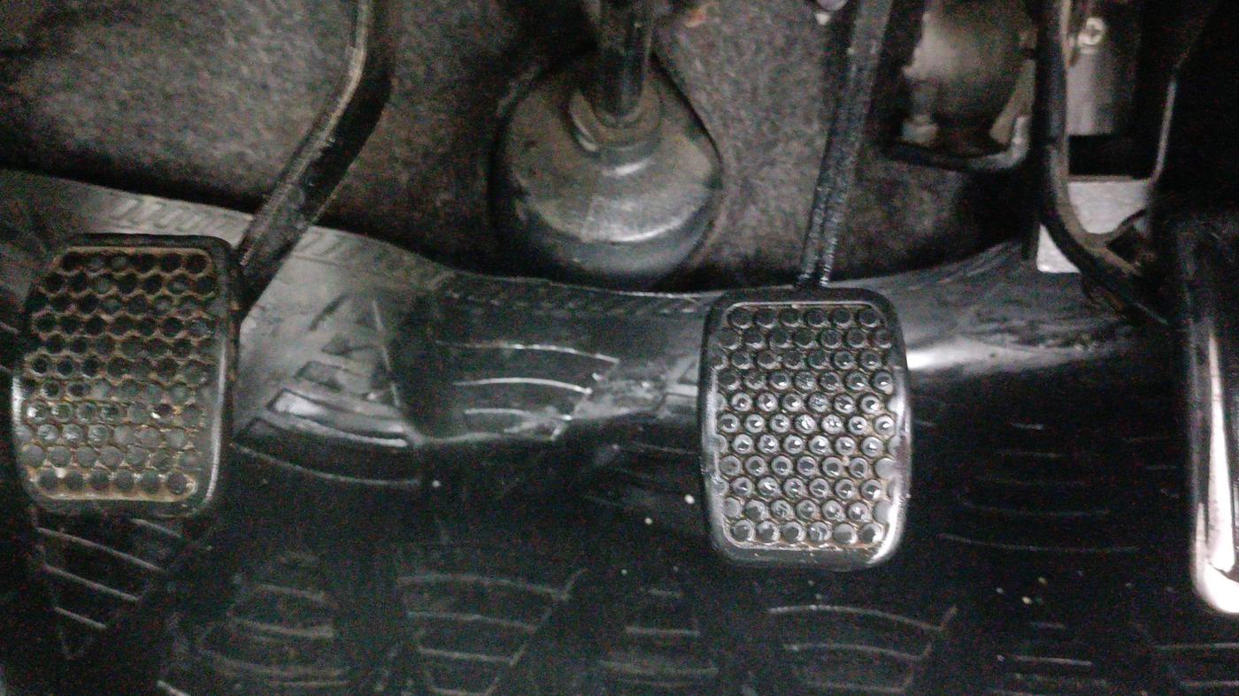 2014 Maruti Eeco 5 STR WITH A/C+HTR, Petrol, Manual, 30,295 km, Pedals