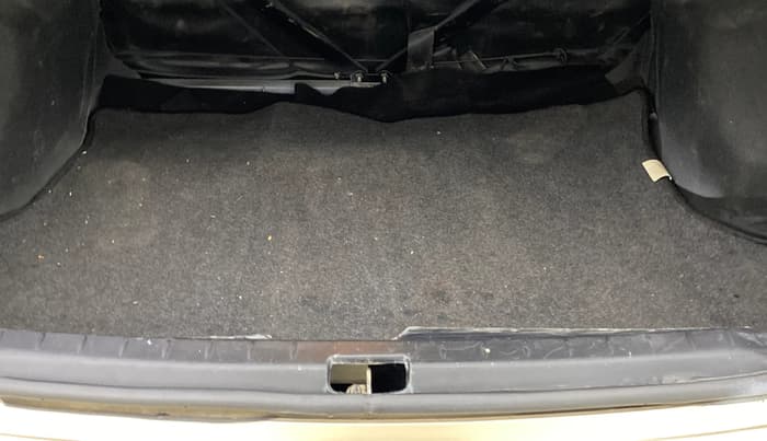 2013 Toyota Etios G, Petrol, Manual, 69,800 km, Boot Inside