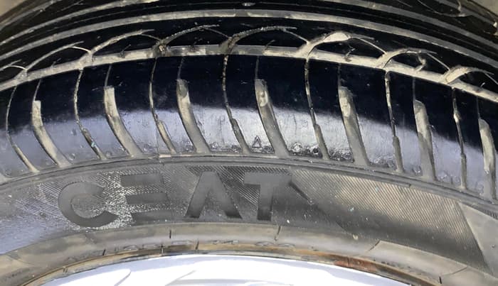 2013 Toyota Etios G, Petrol, Manual, 69,800 km, Left Rear Tyre Tread