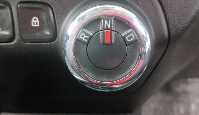 2018 Renault Kwid RXT 1.0 AMT (O), Petrol, Automatic, 41,672 km, Gear Lever
