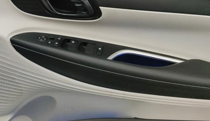 2025 Hyundai NEW I20 ASTA (O) 1.2 IVT, Petrol, Automatic, 3,891 km, Driver Side Door Panels Control