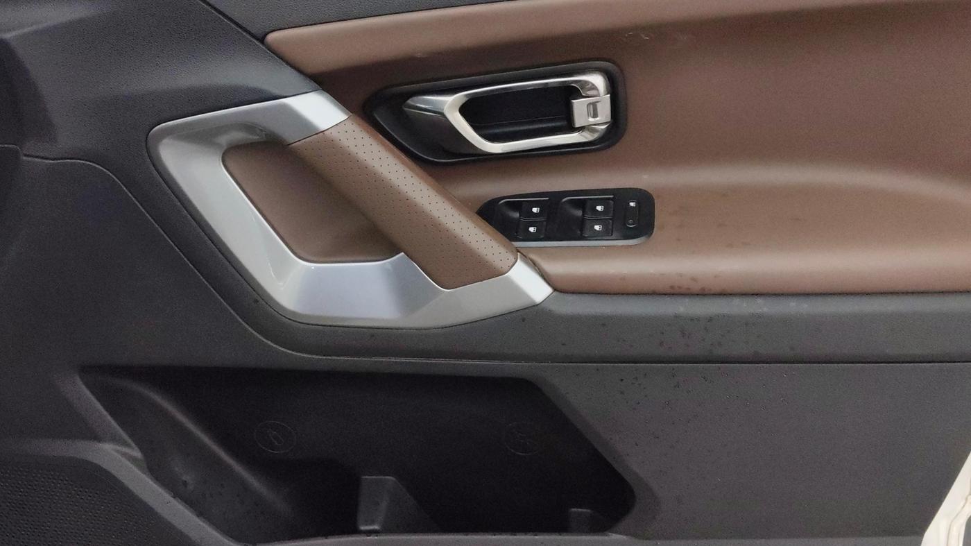 2021 Tata Harrier XZ 2.0L, Diesel, Manual, 1,20,527 km, Driver Side Door Panels Control