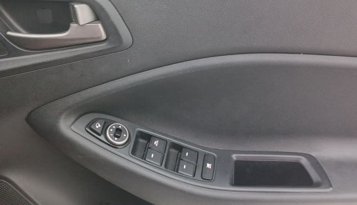 2017 Hyundai i20 Active 1.2 SX, Petrol, Manual, 67,856 km, Driver Side Door Panels Control