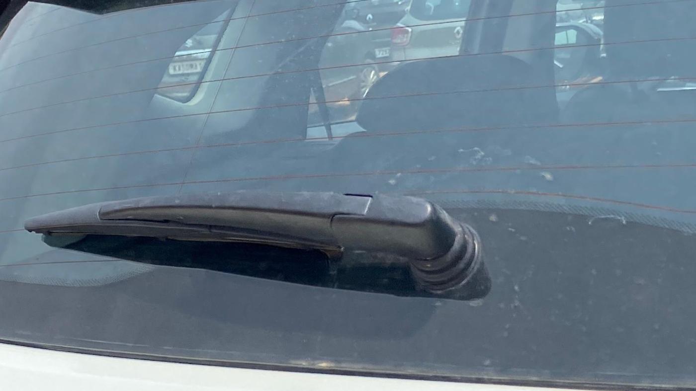 2020 Tata Harrier XZA 2.0L, Diesel, Automatic, 1,34,949 km, Rear Wiper