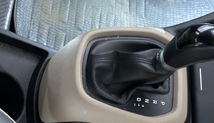 2016 Hyundai Xcent S AT 1.2, Petrol, Automatic, 47,842 km, Gear Lever
