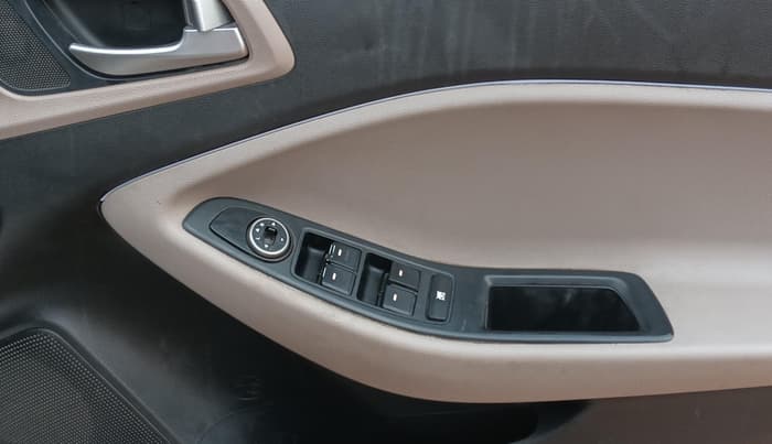 2016 Hyundai Elite i20 MAGNA 1.2, Petrol, Manual, 91,784 km, Driver Side Door Panels Control