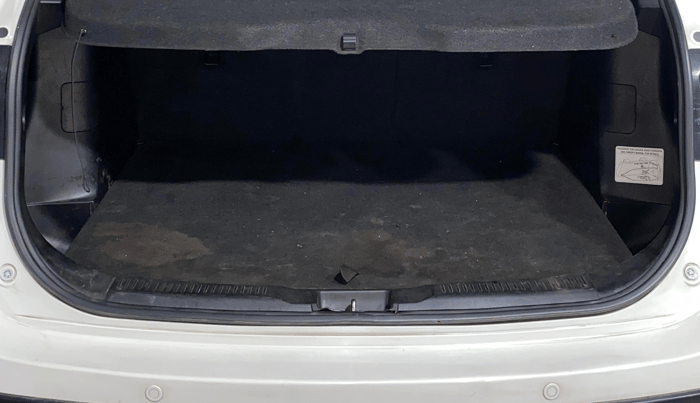 2017 Maruti S Cross ZETA 1.3, Diesel, Manual, 92,556 km, Boot Inside