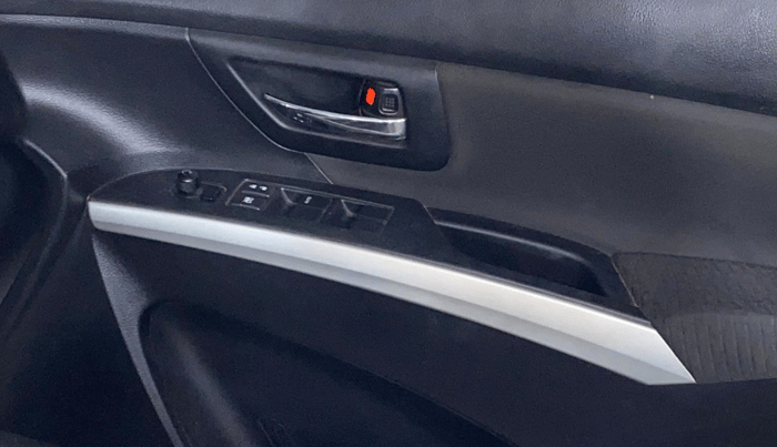 2017 Maruti S Cross ZETA 1.3, Diesel, Manual, 92,556 km, Driver Side Door Panels Control