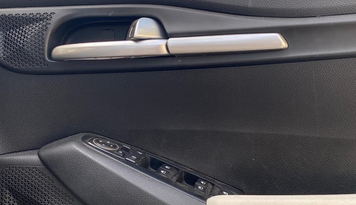 2021 KIA SELTOS HTK PLUS 1.5 IMT, Petrol, Manual, 38,509 km, Driver Side Door Panels Control