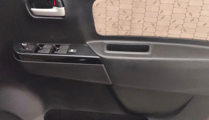 2018 Maruti Wagon R 1.0 VXI+ AMT, Petrol, Automatic, 16,102 km, Driver Side Door Panels Control