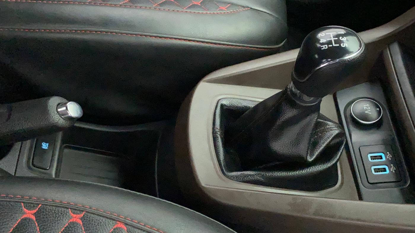 2018 Ford FREESTYLE TITANIUM PLUS 1.2 PETROL, Petrol, Manual, 27,039 km, Gear Lever