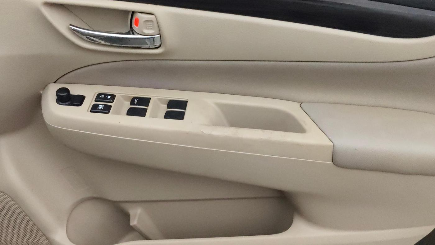2018 Maruti Ciaz ALPHA  AT 1.4  PETROL, Petrol, Automatic, 1,19,600 km, Driver Side Door Panels Control