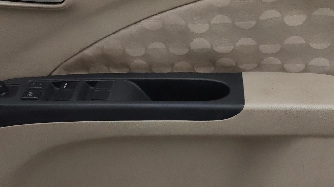 2017 Maruti Celerio ZXI AMT, CNG, Automatic, 87,633 km, Driver Side Door Panels Control