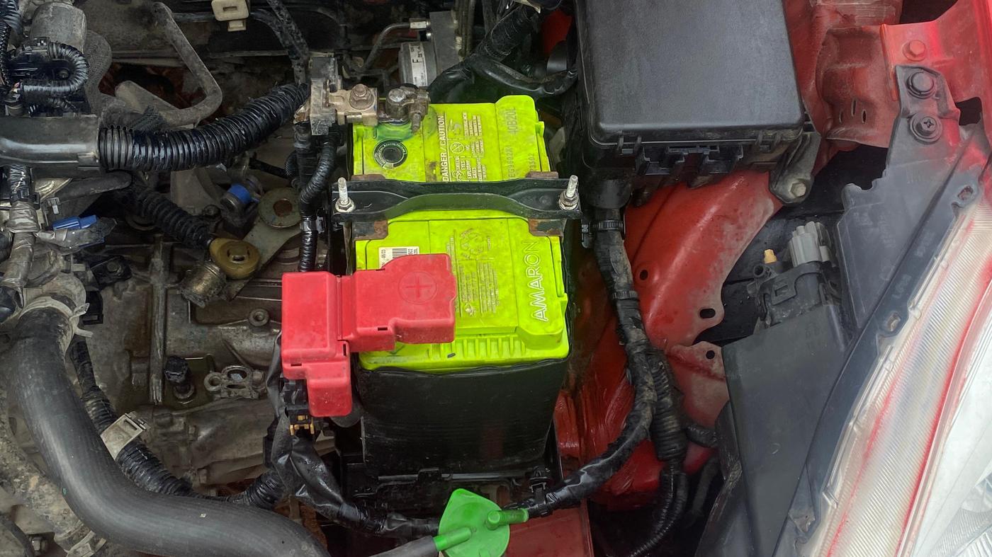 2018 Maruti Swift VXI, Petrol, Manual, 1,01,722 km, Engine View - Left