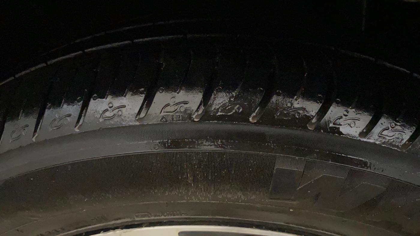 2020 Mahindra XUV300 W8 1.5 DIESEL AMT, Diesel, Automatic, 91,617 km, Left Front Tyre Tread