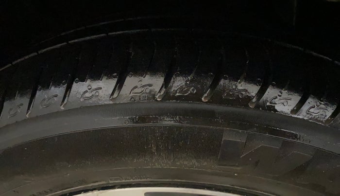 2020 Mahindra XUV300 W8 1.5 DIESEL, Diesel, Manual, 91,617 km, Left Front Tyre Tread