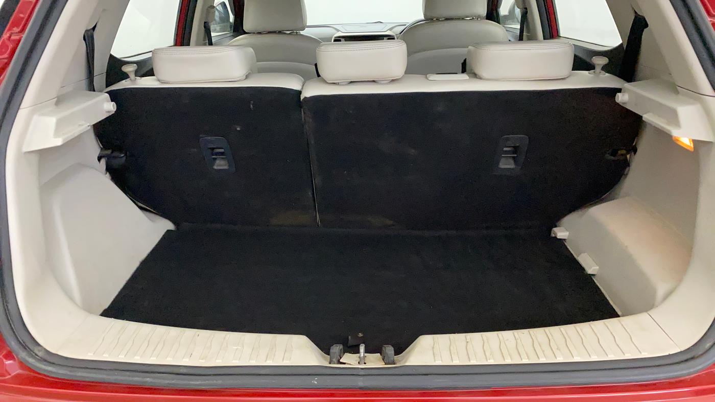 2020 Mahindra XUV300 W8 1.5 DIESEL AMT, Diesel, Automatic, 91,617 km, Boot Inside