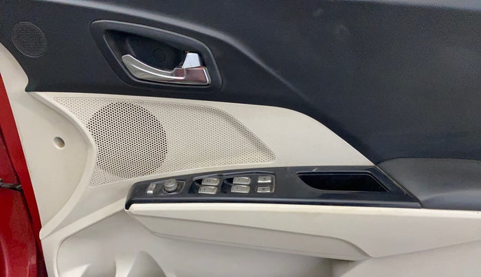 2020 Mahindra XUV300 W8 1.5 DIESEL, Diesel, Manual, 91,617 km, Driver Side Door Panels Control