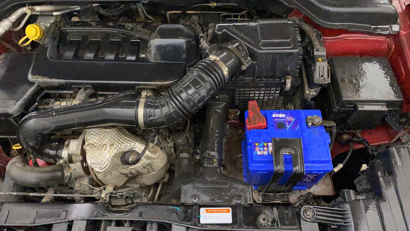 2020 Mahindra XUV300 W8 1.5 DIESEL AMT, Diesel, Automatic, 91,617 km, Engine View - Left