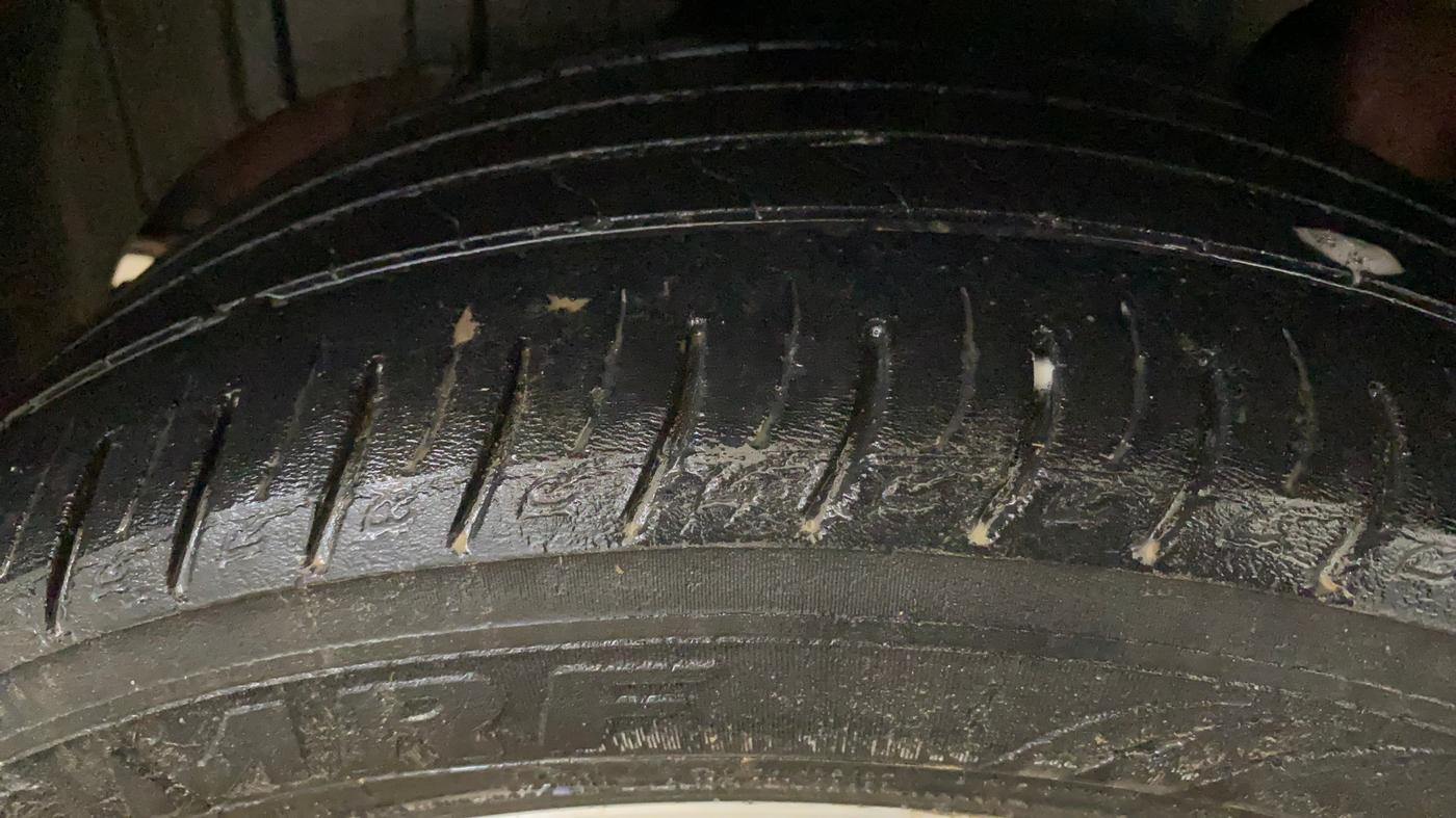 2020 Mahindra XUV300 W8 1.5 DIESEL AMT, Diesel, Automatic, 91,617 km, Right Rear Tyre Tread