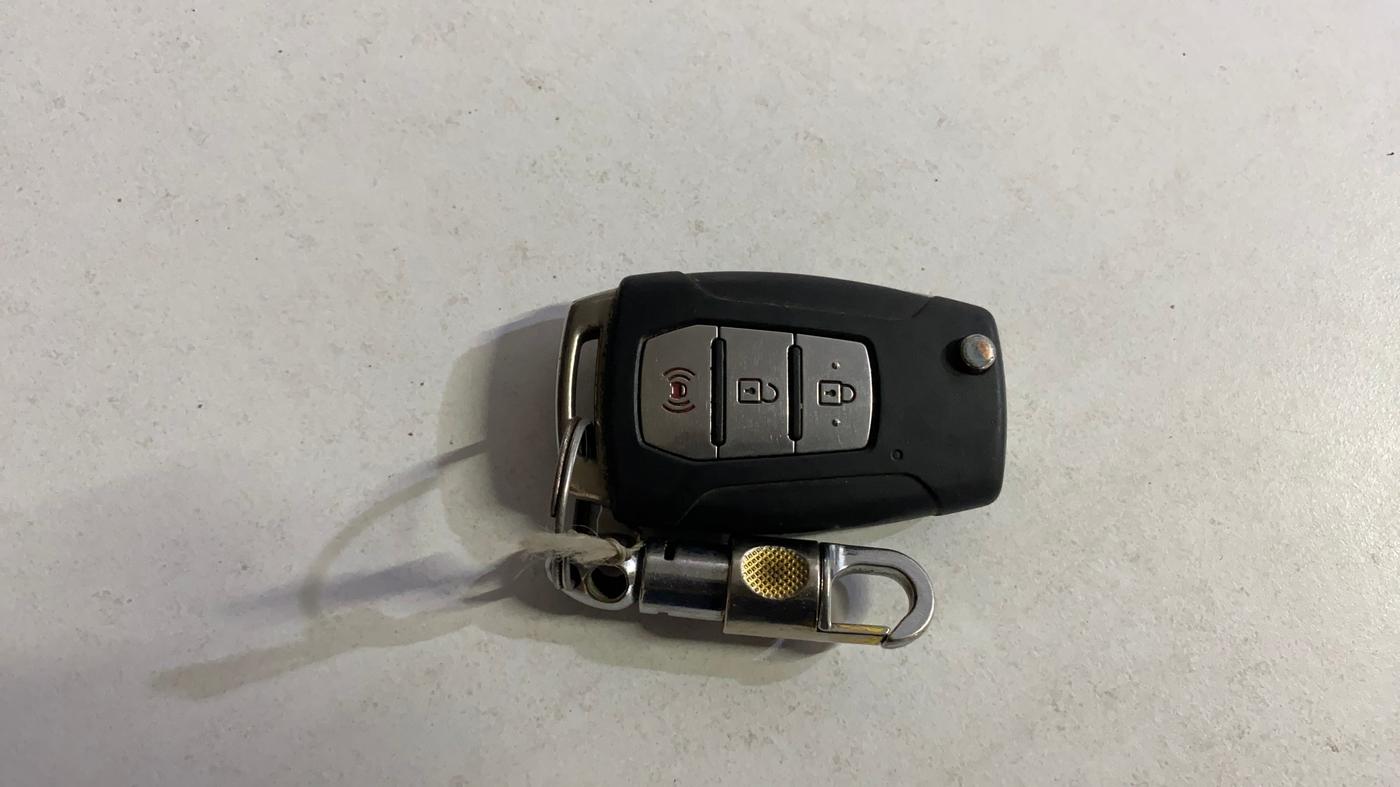 2020 Mahindra XUV300 W8 1.5 DIESEL AMT, Diesel, Automatic, 91,617 km, Key Close Up