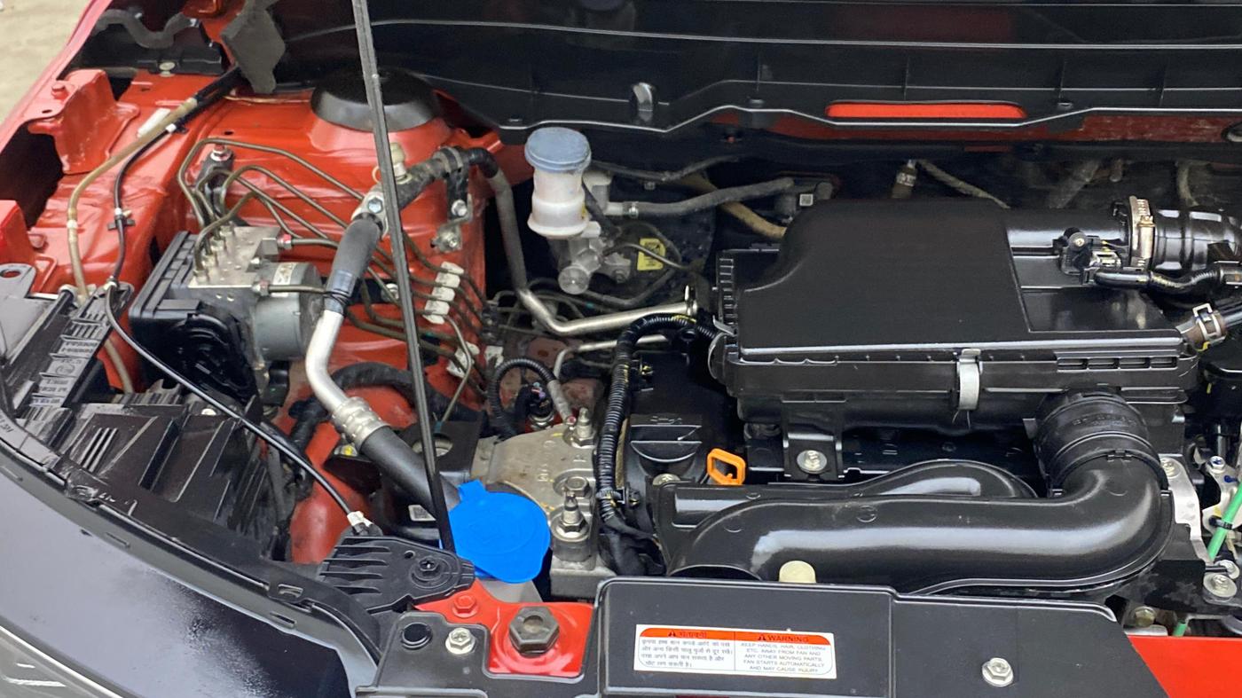 2023 Maruti BREZZA ZXI + SMART HYBRID DUAL TONE, Petrol, Manual, 39,742 km, Engine View - Right