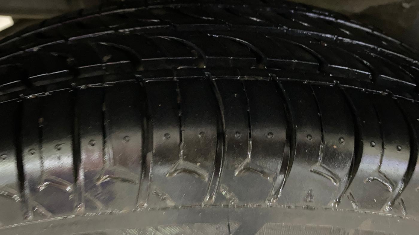 2015 Maruti Swift VXI, Petrol, Manual, 53,624 km, Right Rear Tyre Tread