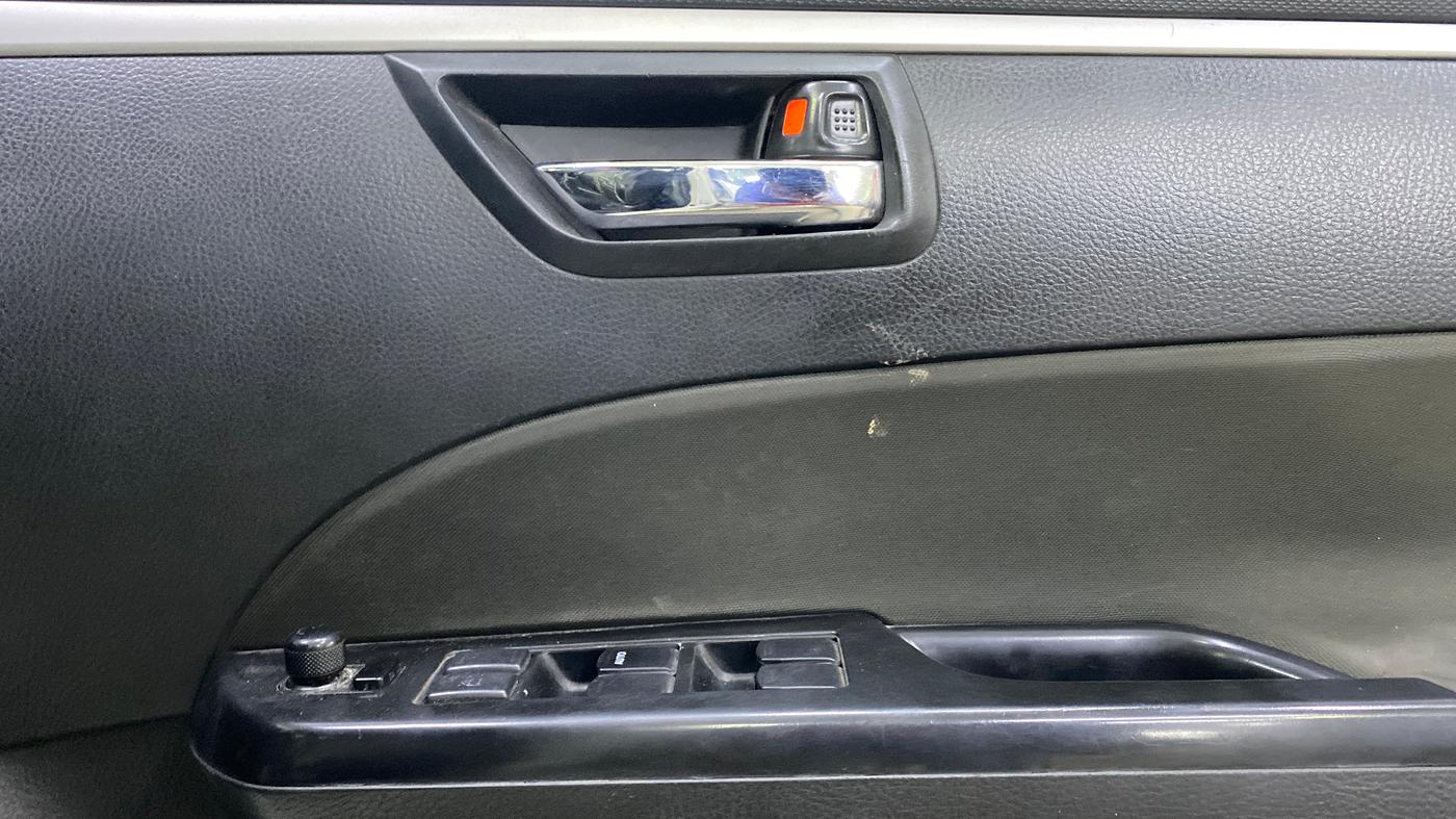 2015 Maruti Swift VXI, Petrol, Manual, 53,624 km, Driver Side Door Panels Control