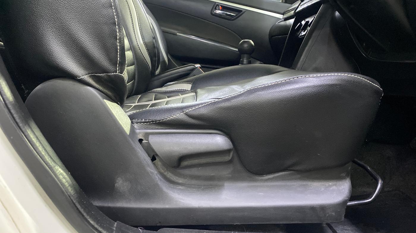 2015 Maruti Swift VXI, Petrol, Manual, 53,624 km, Driver Side Adjustment Panel