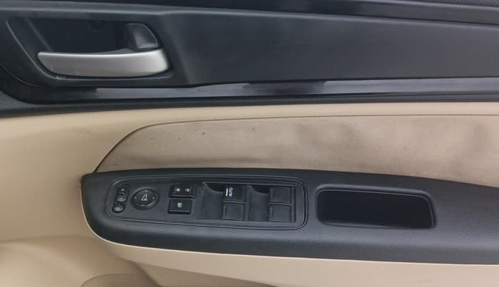 2018 Honda Amaze 1.2L I-VTEC S, Petrol, Manual, 88,500 km, Driver Side Door Panels Control