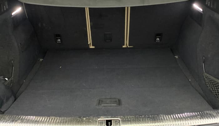 2019 Audi Q5 40 TDI PREMIUM PLUS, Diesel, Automatic, 77,627 km, Boot Inside