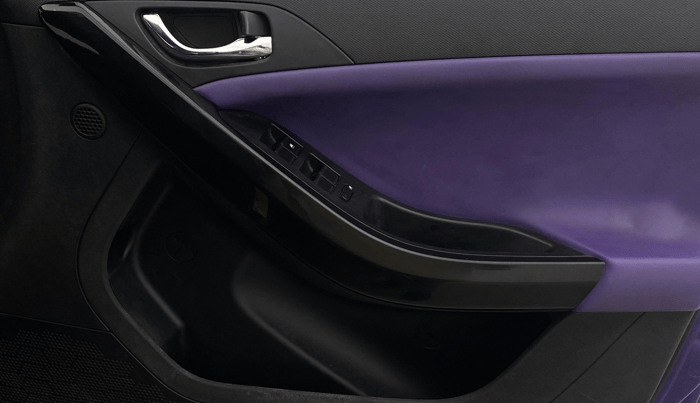2023 Tata NEXON FEARLESS PURPLE + SUNROOF DUAL TONE 1.2 PETROL, Petrol, Manual, 26,036 km, Driver Side Door Panels Control