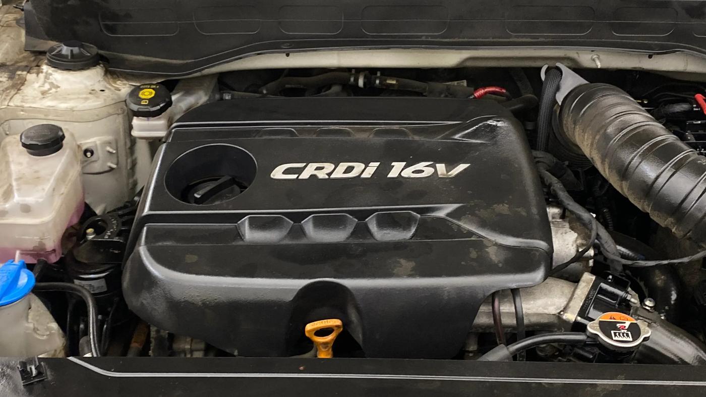 2019 Hyundai VENUE SX(O) 1.4 CRDI, Diesel, Manual, 1,18,278 km, Engine View - Right