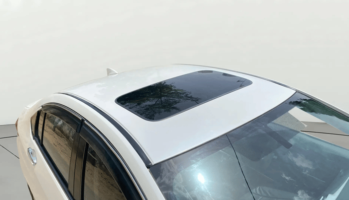 2016 Honda City 1.5L I-VTEC VX (O) MT, Petrol, Manual, 1,43,890 km, Moonroof/ Sunroof