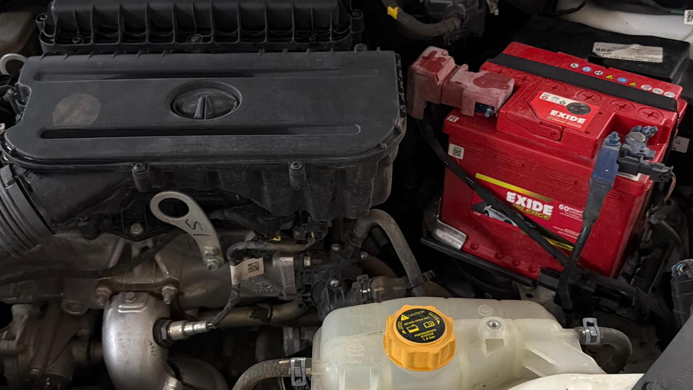 2022 Tata Tiago XZ PLUS PETROL, Petrol, Manual, 24,638 km, Engine View - Left