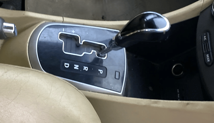 2013 Hyundai Verna FLUIDIC 1.6 CRDI SX OPT AT, Diesel, Automatic, 30,869 km, Gear Lever