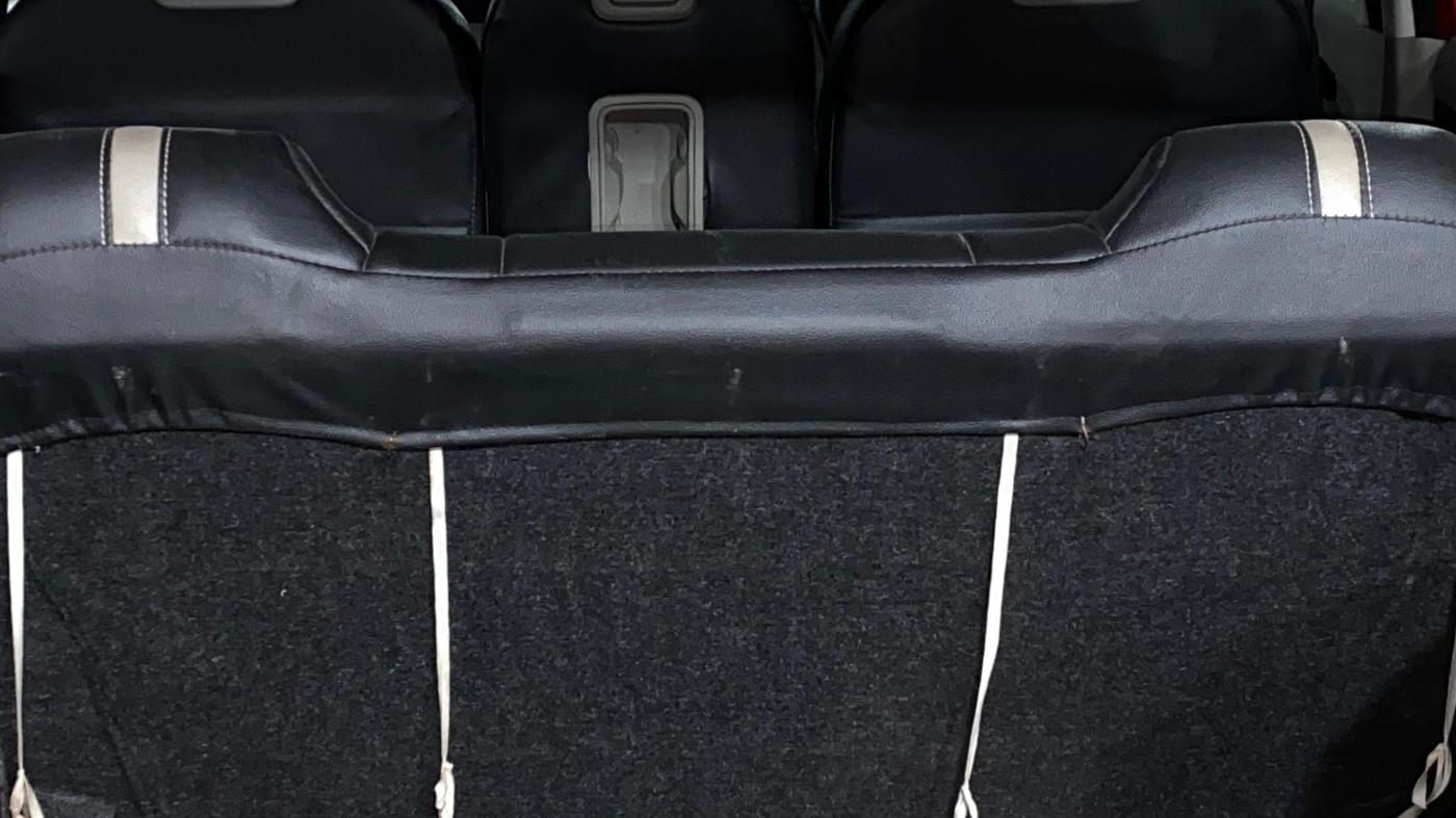 2017 Mahindra Kuv100 K2 6 STR, Petrol, Manual, 35,504 km, Boot Inside