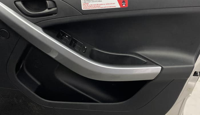 2021 Tata NEXON XMA SUNROOF PETROL, Petrol, Automatic, 36,385 km, Driver Side Door Panels Control