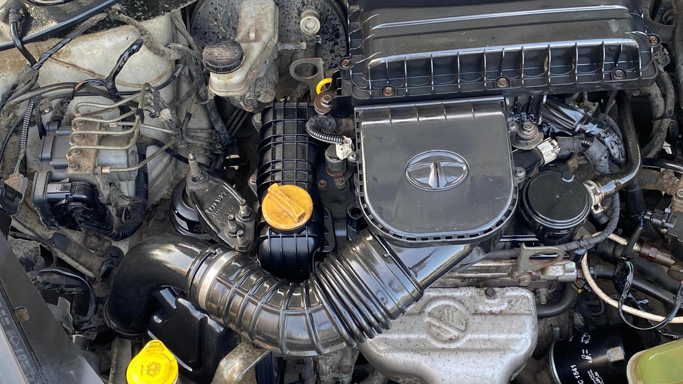 2019 Tata Tiago XZ PLUS PETROL, CNG, Manual, 1,02,379 km, Engine View - Right