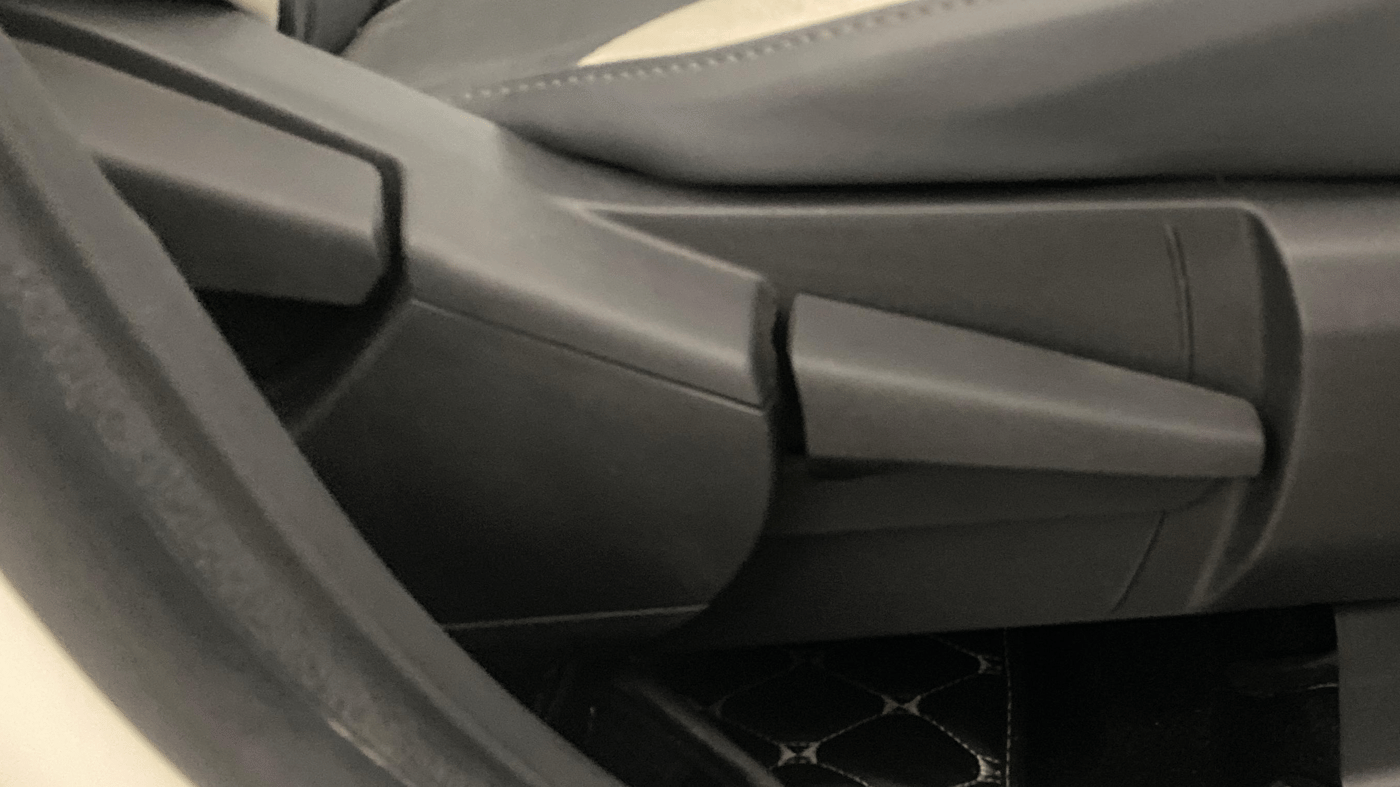 2024 Nissan MAGNITE N-Connecta B4D 1.0 Petrol MT, Petrol, Manual, 10,573 km, Driver Side Adjustment Panel