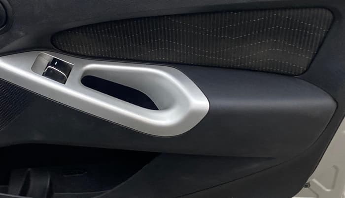 2014 Ford Figo ZXI 1.4 DIESEL, Diesel, Manual, 63,409 km, Driver Side Door Panels Control