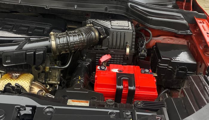 2019 Mahindra XUV300 W8 (O) 1.2 PETROL, Petrol, Manual, 1,00,168 km, Engine View - Left