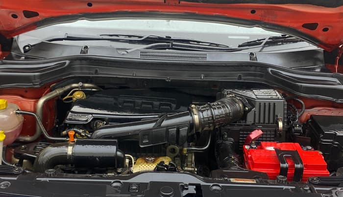 2019 Mahindra XUV300 W8 (O) 1.2 PETROL, Petrol, Manual, 1,00,168 km, Engine View