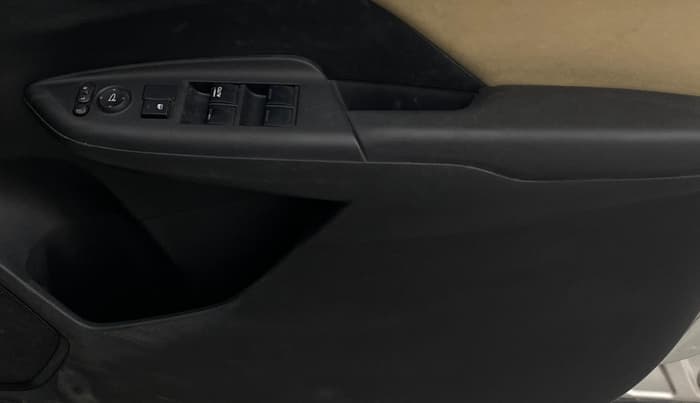 2017 Honda Jazz 1.2L I-VTEC V AT, Petrol, Automatic, 47,898 km, Driver Side Door Panels Control