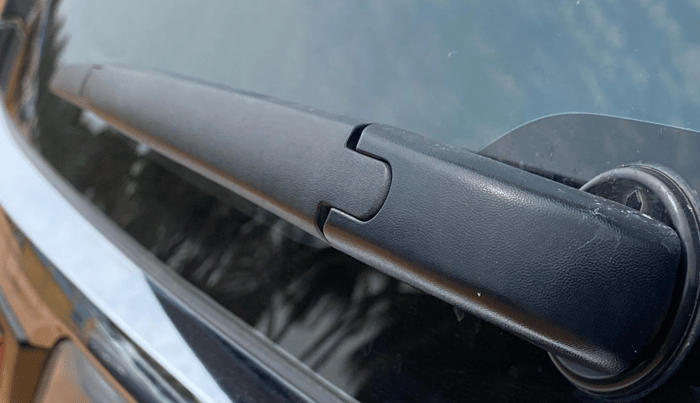 2023 Maruti Invicto ZETA PLUS 7 STR STRONG HYBRID, Hybrid, Automatic, 42,941 km, Rear Wiper