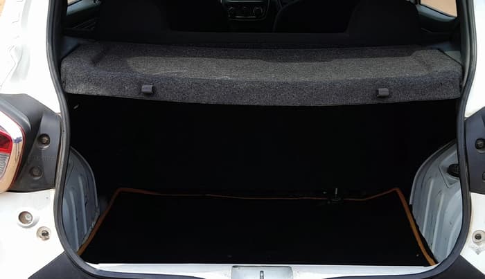 2016 Renault Kwid RXL, Petrol, Manual, 65,081 km, Boot Inside