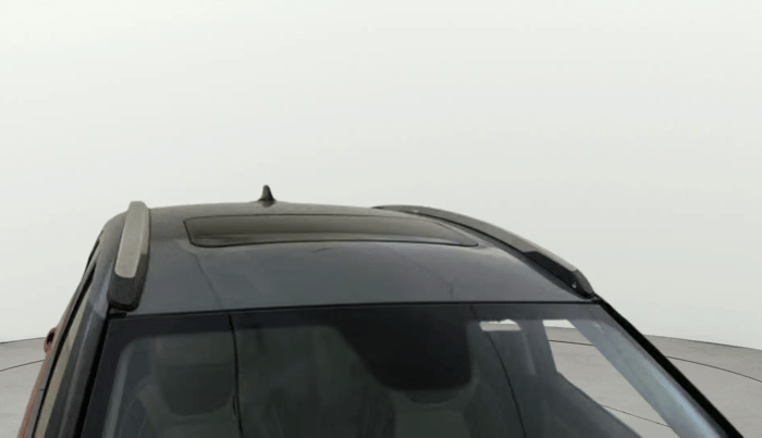 2022 Tata NEXON XZ PLUS SUNROOF PETROL DUAL TONE, Petrol, Manual, 70,753 km, Moonroof/ Sunroof